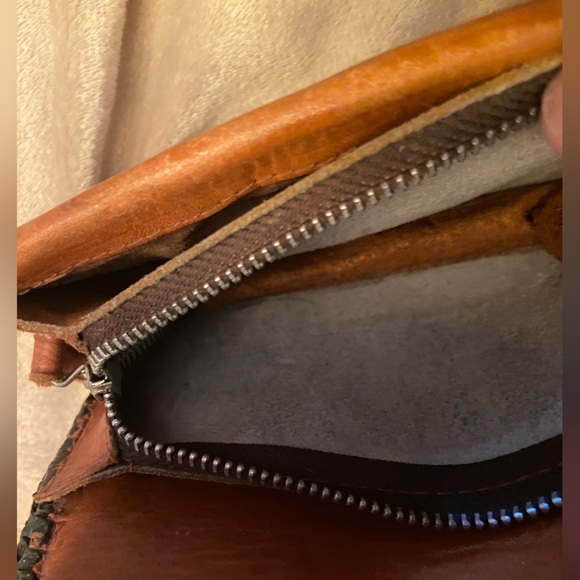 Handcrafted Brown Leather Floral Wallet - Picture 4 of 8